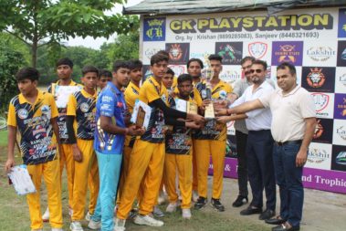 T20 CCL Delhi Selection Camp team presenting certificates to players